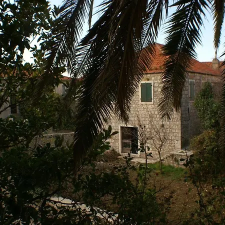 Guest house By The Sea Jelsa, Hvar - 4041 3*